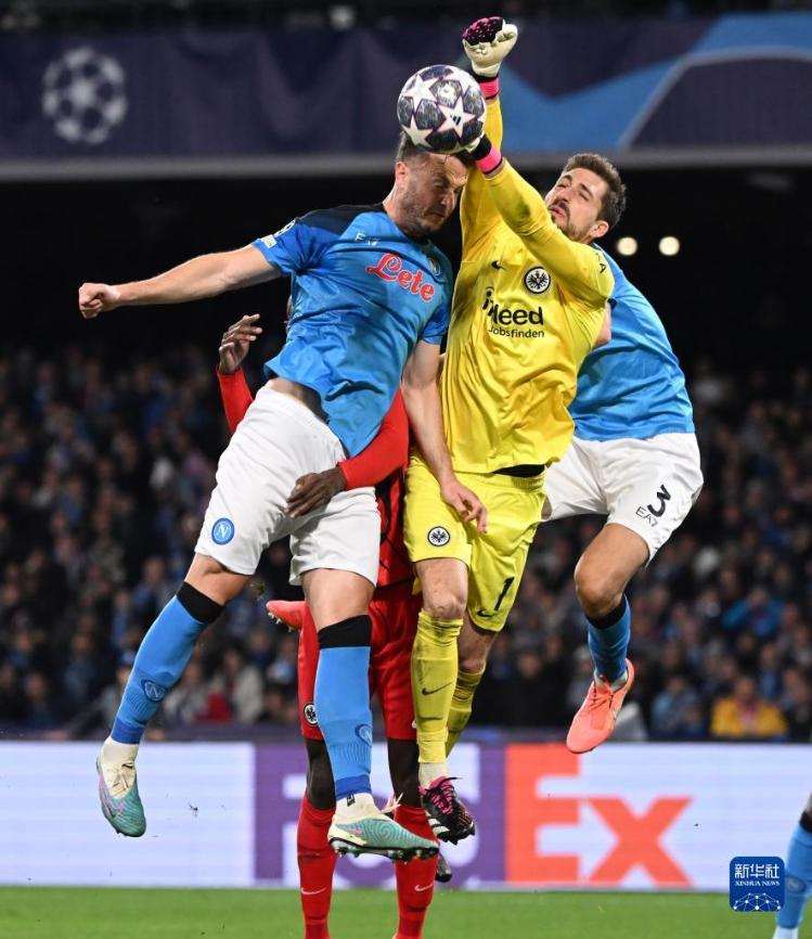 九游会娱乐 -包含冲刺阶段突围战来临,那不勒斯围绕德甲更衣室发声,令人意外,更衣室氛围转暖的词条