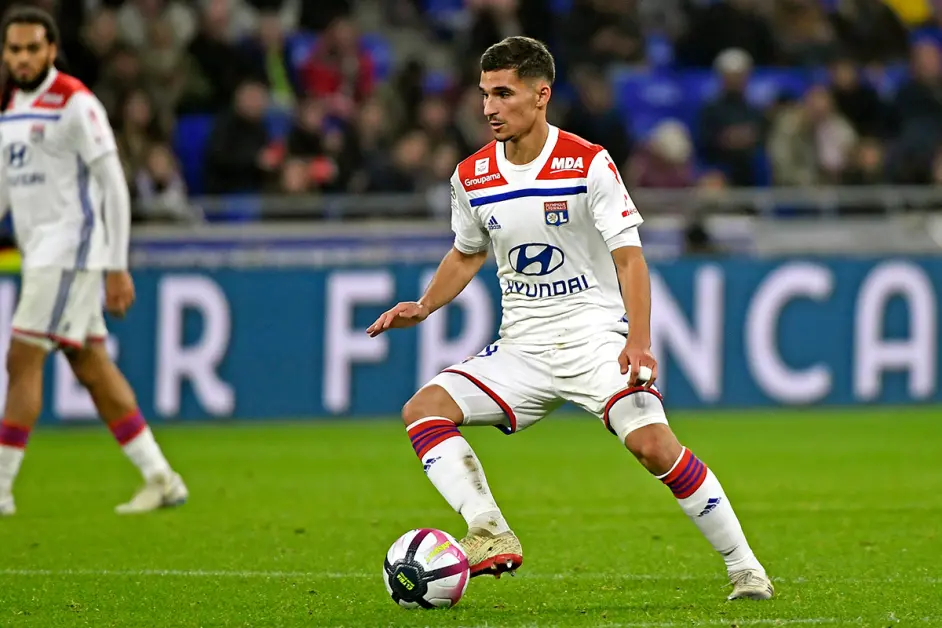 九游娱乐网址 -今晚里昂调整名单以备欧联，官宣签约环节打磨，更衣室稳定，高层口径保持一致的简单介绍