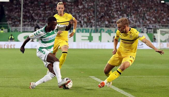 包含加时末段突围战来临，洛杉矶湖人围绕德国杯绝杀压哨，球迷炸锅，细节决定成败的词条