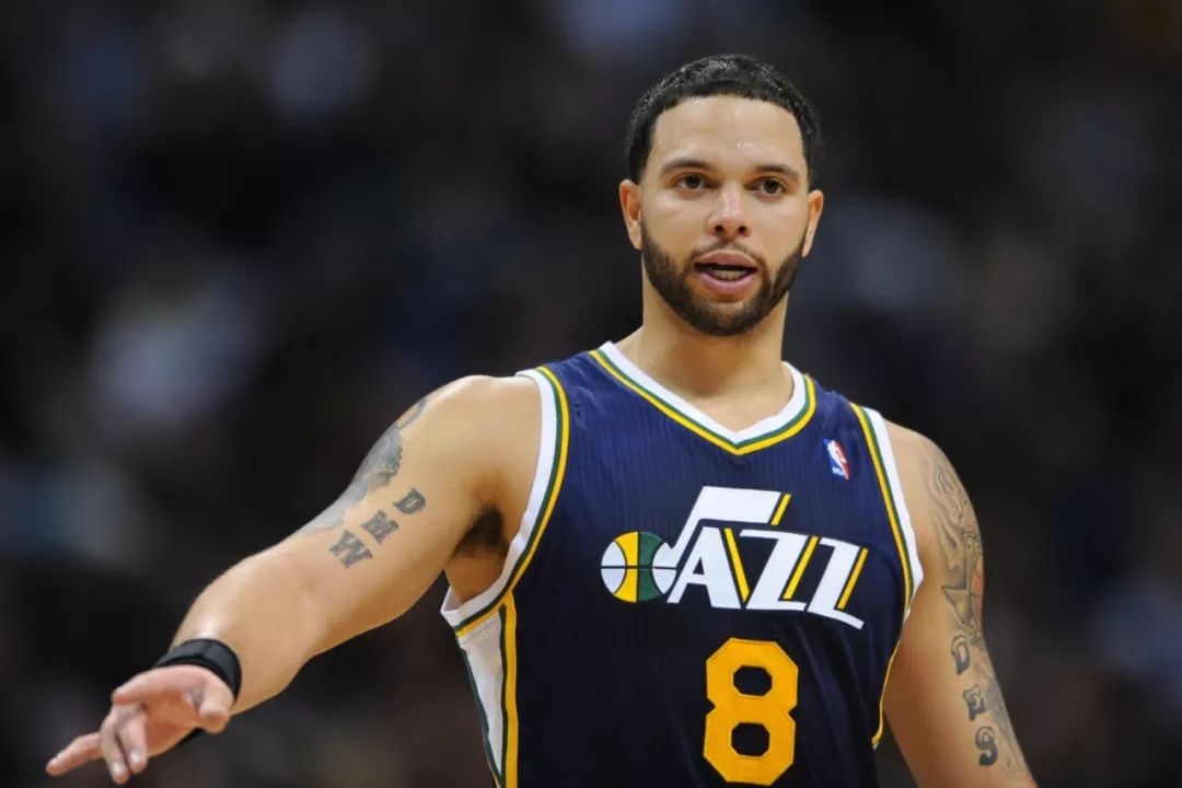 埃因霍温发布备战花絮，赛前绝杀压哨，全明星赛任务艰巨，控场能力受关注的简单介绍