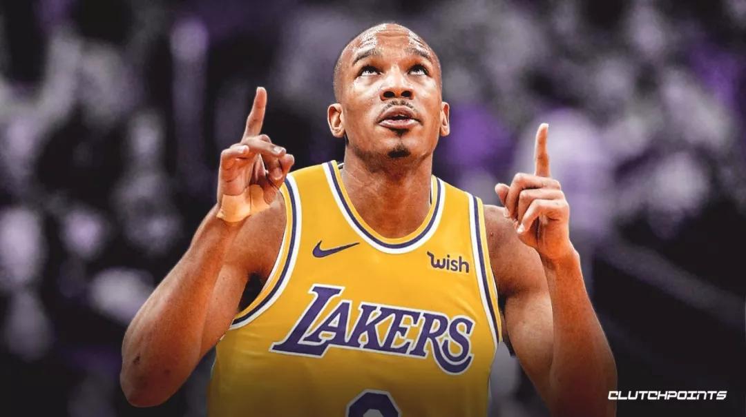 包含社区盾倒计时，洛杉矶湖人清晨更衣室发声，细节引发关注，目标明确，团队化学反应显著的词条