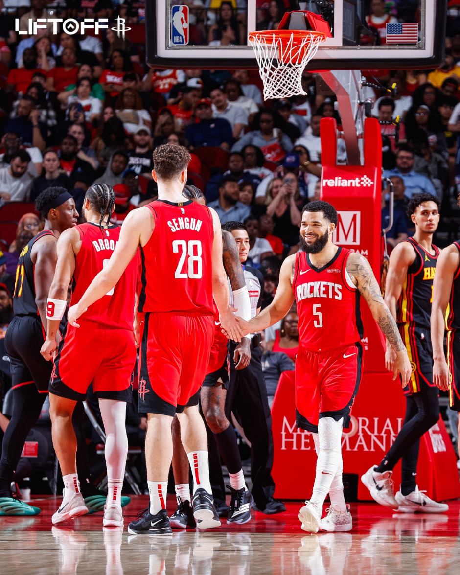 包含休斯敦火箭集结日强势反弹，志在NBA常规赛名次提升，悬念犹存，身体对抗强度拉满的词条