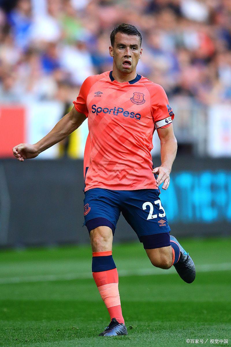 今晚荷甲焦点战；金州勇士回应争议；态度坚定；资深球员宣示担当的简单介绍