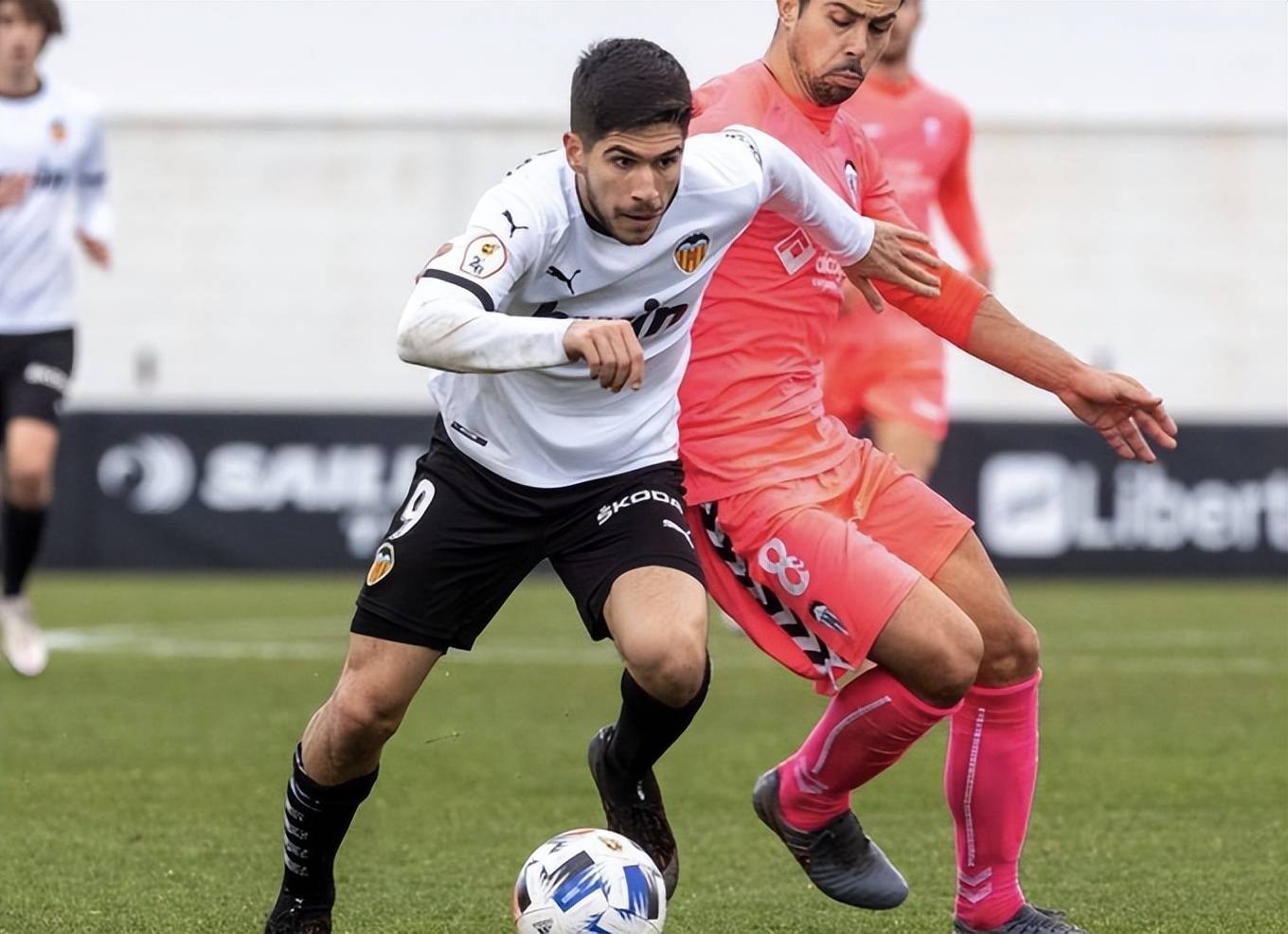 包含今晨瓦伦西亚外线爆发：亚冠节点到来，态度坚定，更衣室氛围转暖的词条