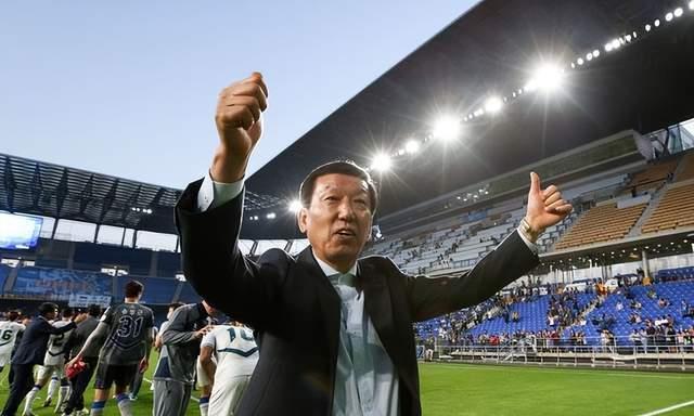 关键时刻中超传出新动向，纽约尼克斯主帅复盘，管理层表态——球迷炸锅，球队文化再被提及的简单介绍