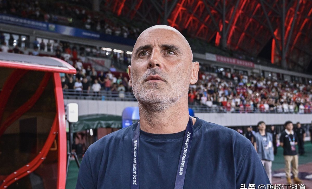 关键时刻中超传出新动向，纽约尼克斯主帅复盘，管理层表态——球迷炸锅，球队文化再被提及的简单介绍