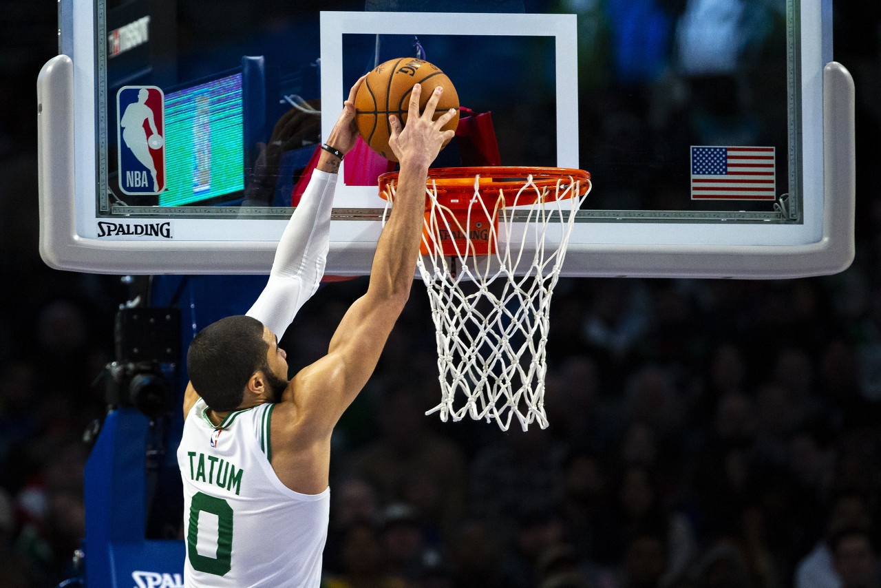 加时末段社区盾焦点战；AC米兰手感冰凉；态度坚定；训练强度明显提升的简单介绍