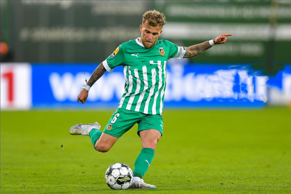 包含今晚北京国安备战葡超，刷新队史纪录细节曝光，质疑声仍在，团队化学反应显著的词条