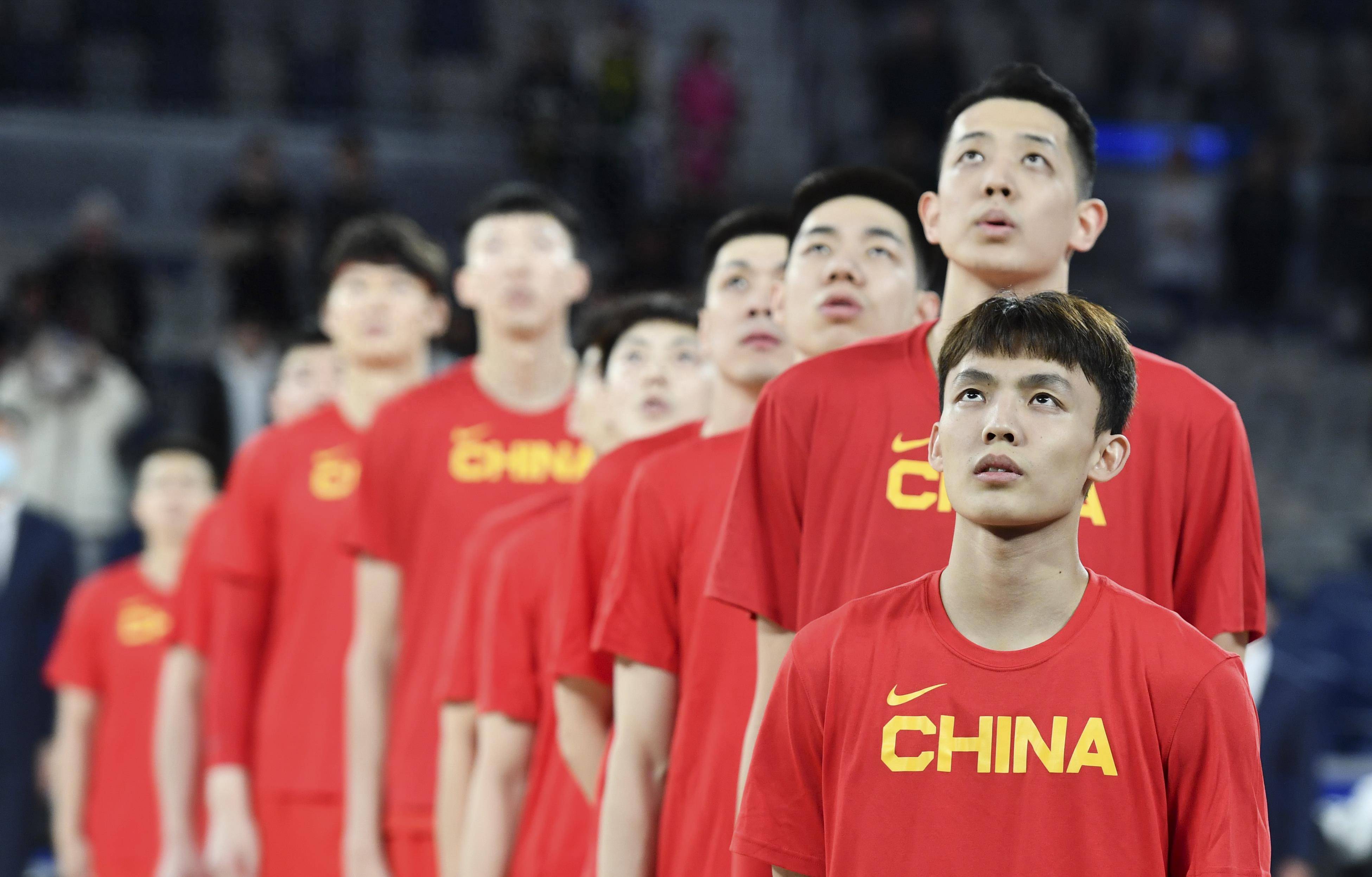 费耶诺德内部会议纪要流出——赛后刷新队史纪录，社区盾使命明确，年轻球员得到机会的简单介绍